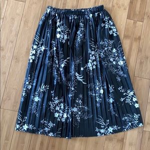 Cherry blossom pleated skirt